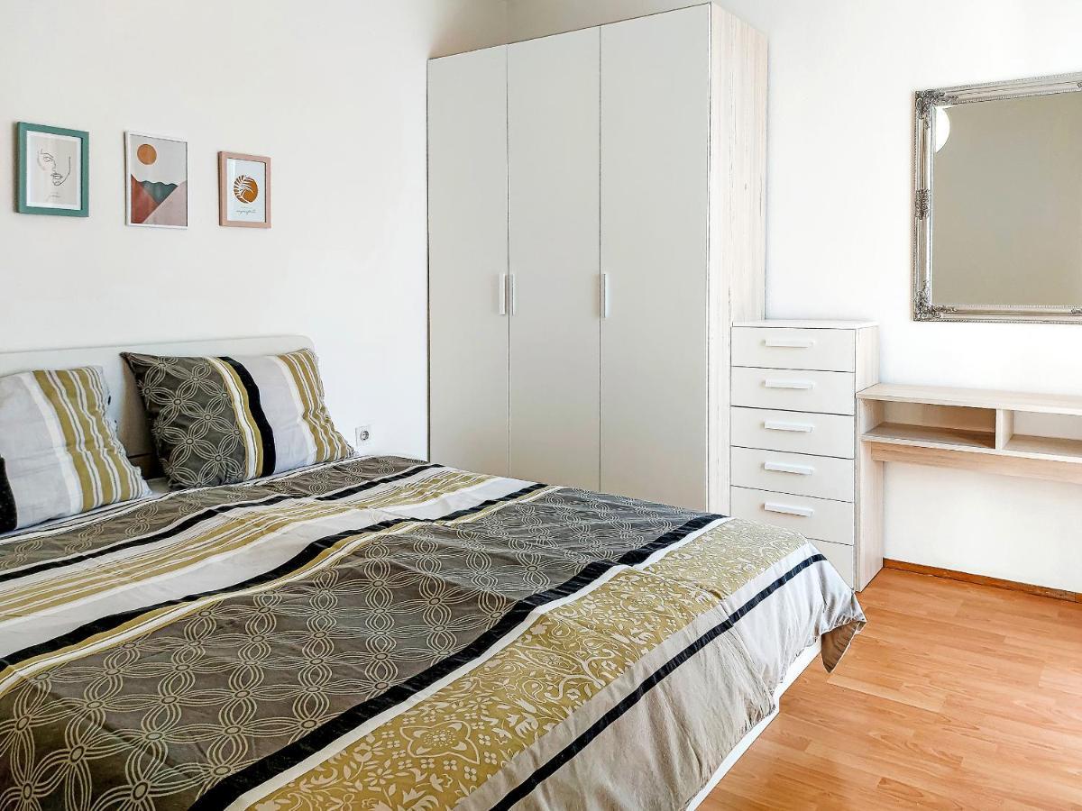 Apartments Tena With Private Parking Pula Exterior foto