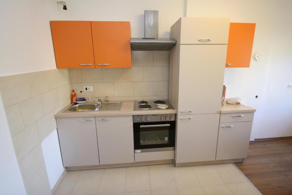 Apartments Tena With Private Parking Pula Zimmer foto