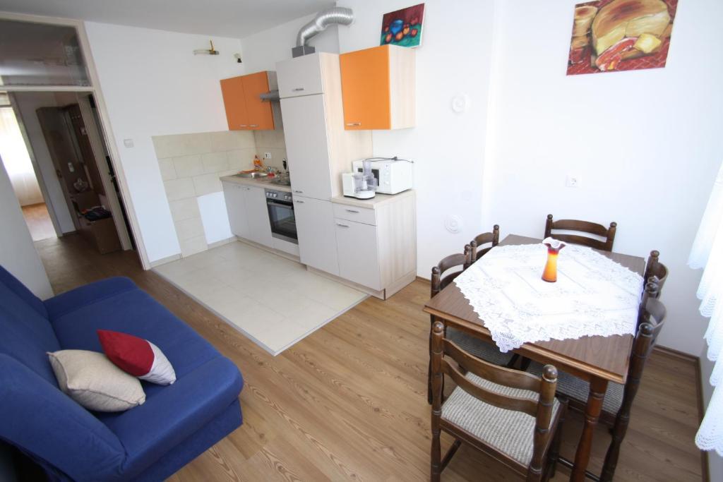 Apartments Tena With Private Parking Pula Zimmer foto