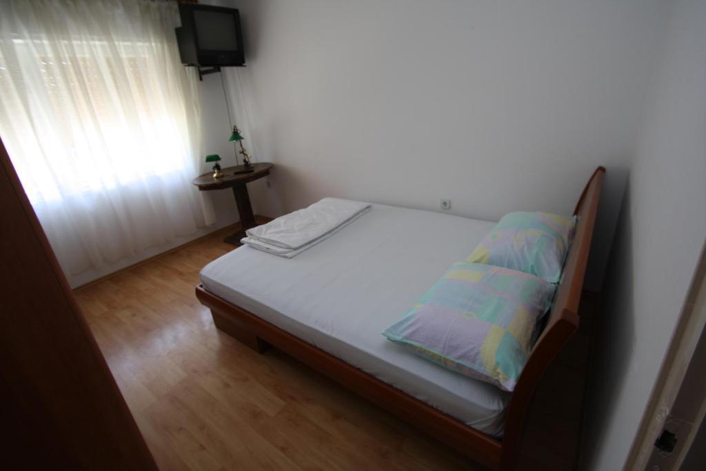 Apartments Tena With Private Parking Pula Zimmer foto